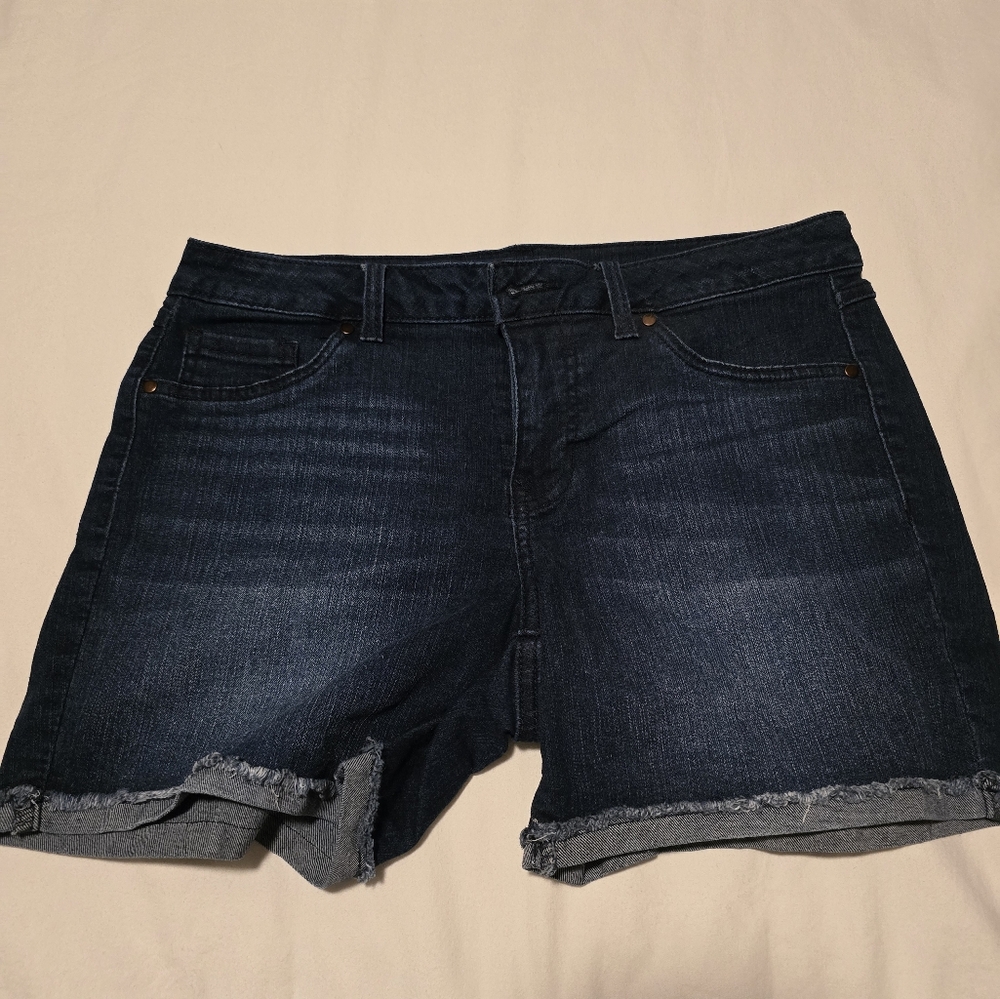 d. jeans Blue Jean Shorts Classic Cut-Off Style
